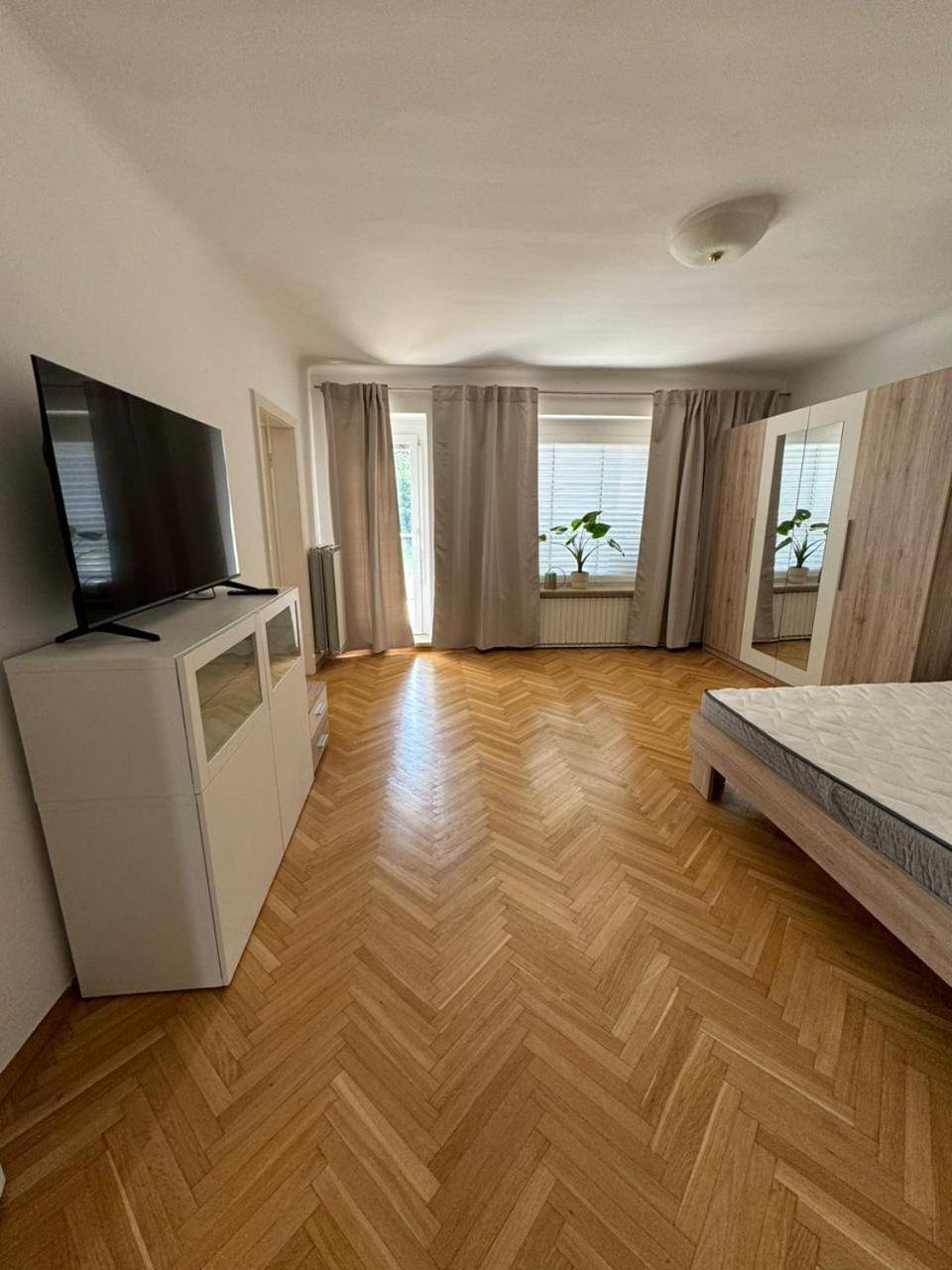 Maximo Apartments - Free Parking Maribor Bagian luar foto